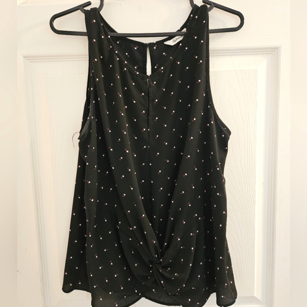 Lovely black dress shirt with twist.